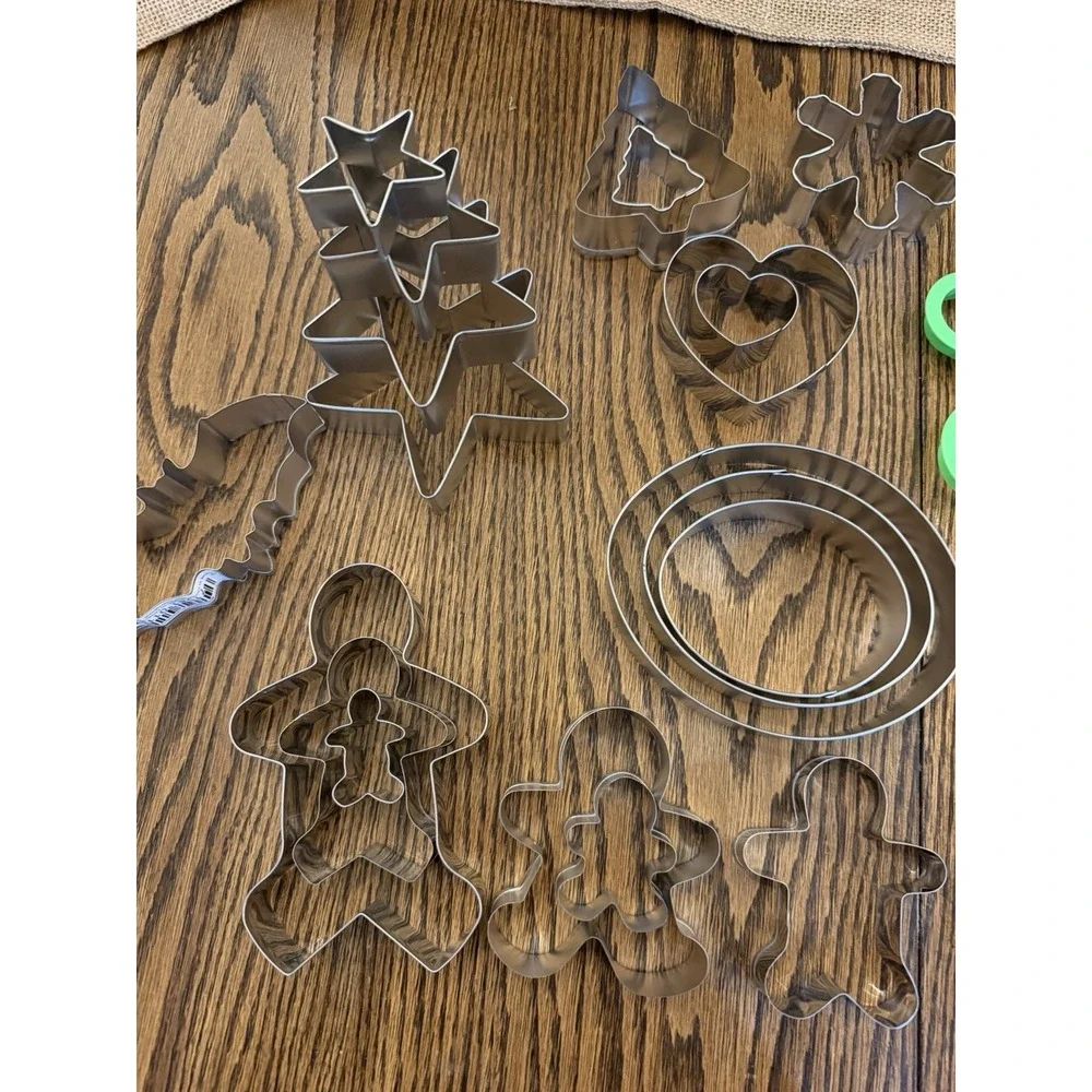 Cookie Cutter Lot Of 27 Assortment Christmas, Easter, Valentines